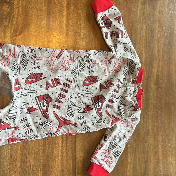 Air Jordan by Nike jumper - Picture 3 of 4